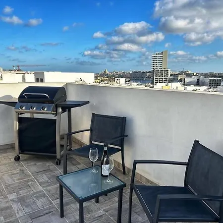Apartment Penthouse Studio With Bbq!
